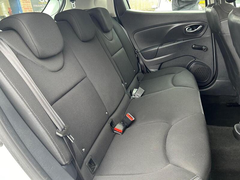 Used Renault Clio 2016 for sale - 76341109: Photo 18