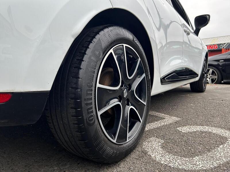 Used Renault Clio 2016 for sale - 76341109: Photo 21