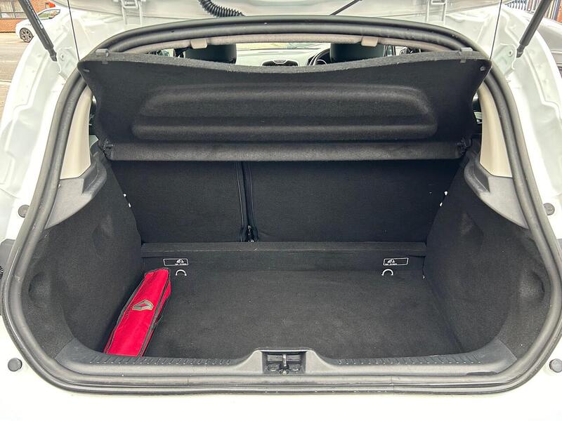 Used Renault Clio 2016 for sale - 76341109: Photo 23