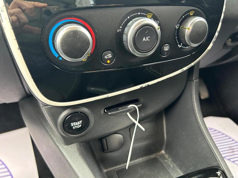 Used Renault Clio 2016 for sale - 76341109: Photo 31