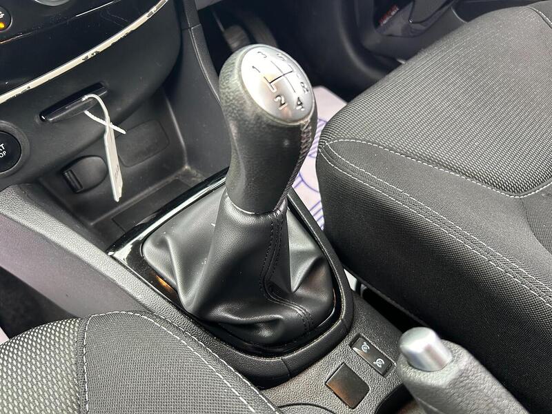 Used Renault Clio 2016 for sale - 76341109: Photo 32