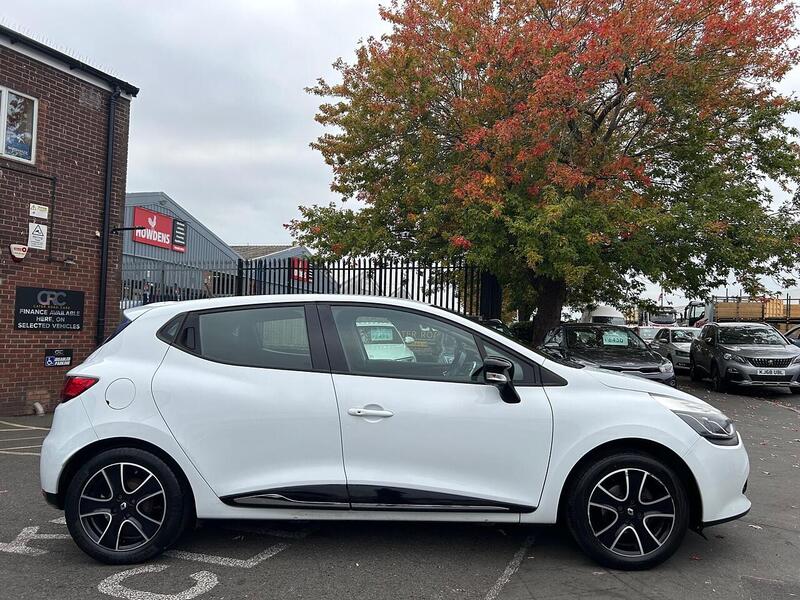 Used Renault Clio 2016 for sale - 76341109: Photo 8