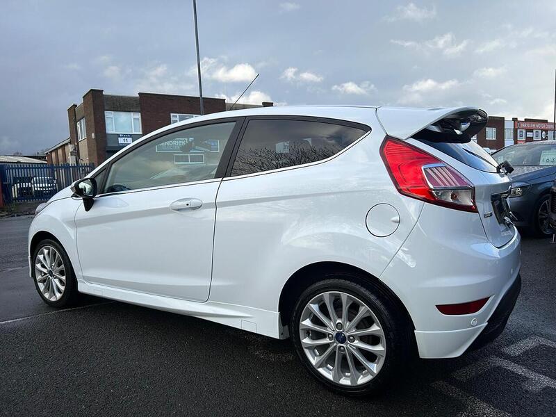 Used Ford Fiesta 2016 for sale - 77693904: Photo 4