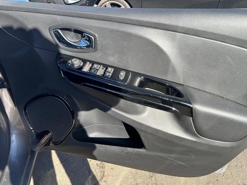 Used Renault Clio for sale - 77889177: Photo 24