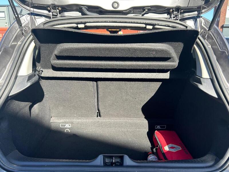 Used Renault Clio for sale - 77889177: Photo 30