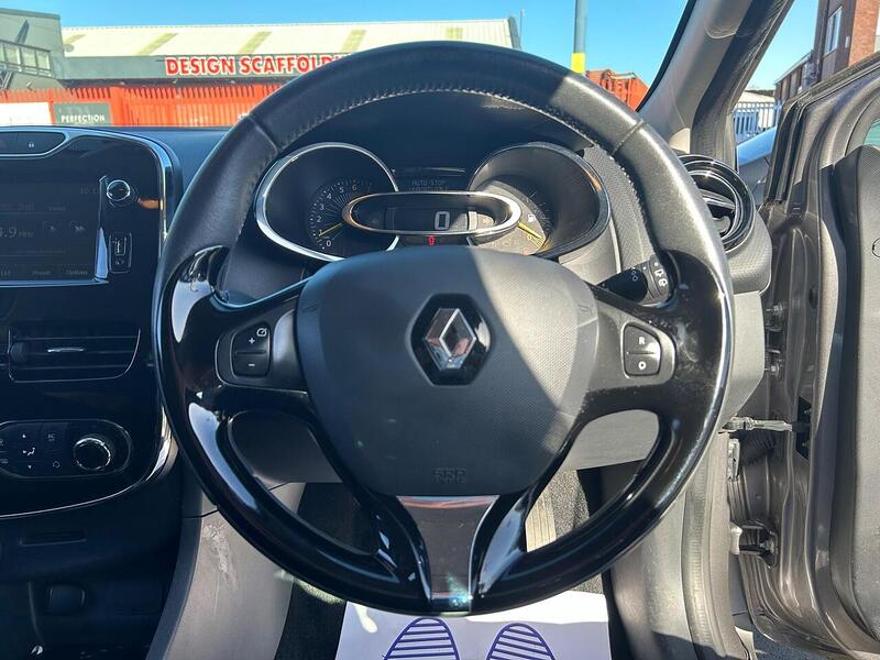 Used Renault Clio for sale - 77889177: Photo 31