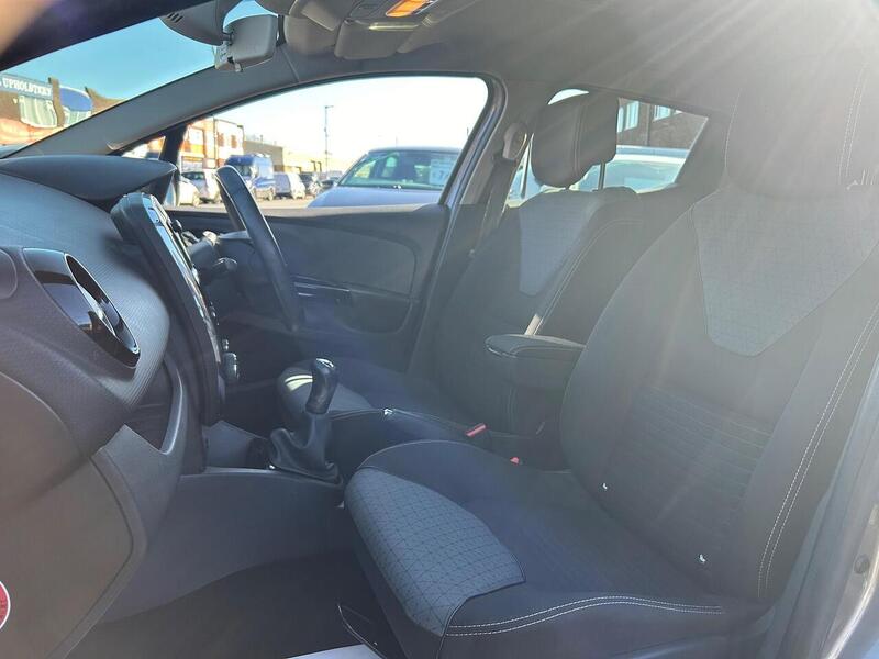 Used Renault Clio for sale - 77889177: Photo 36