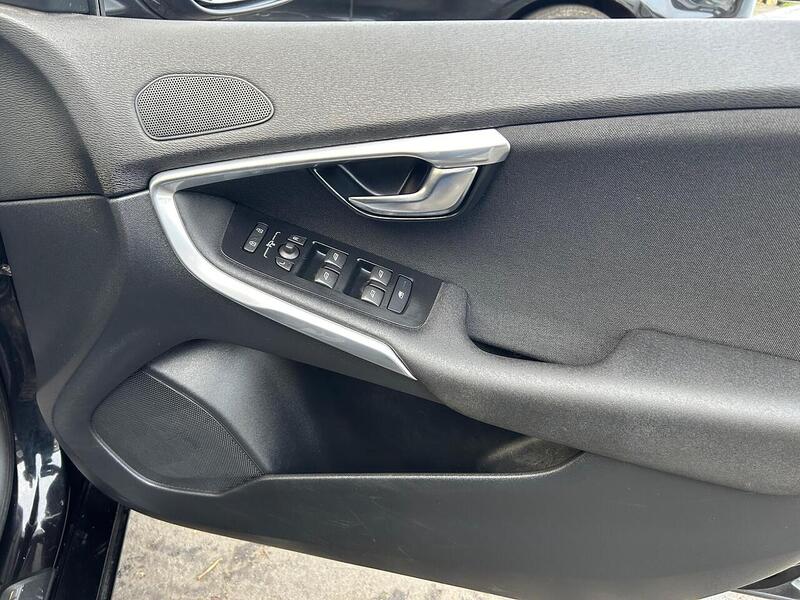 Used Volvo V40 2019 for sale - 76712147: Photo 29