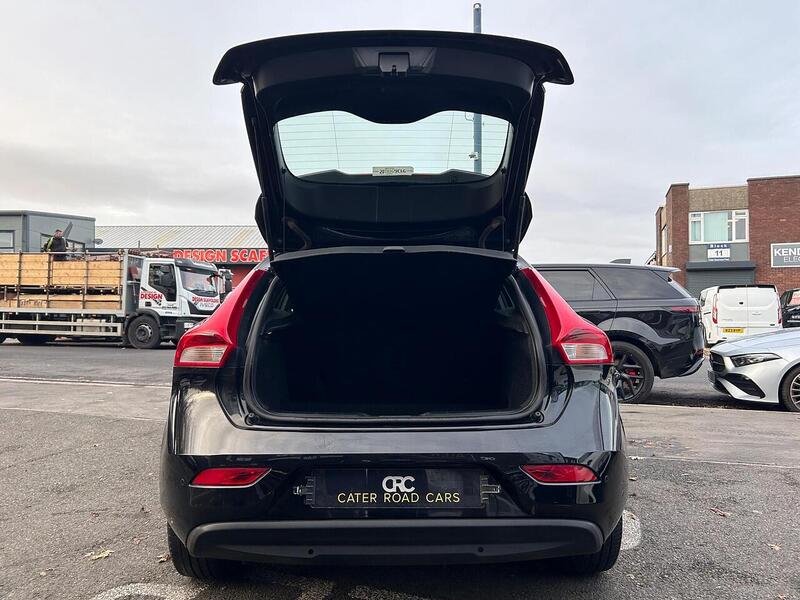 Used Volvo V40 2019 for sale - 76712147: Photo 36