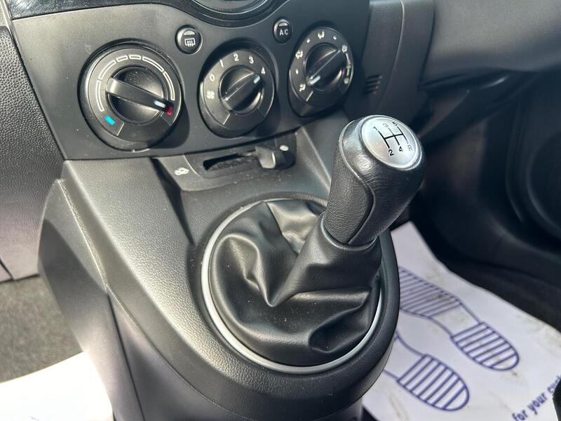 Used Mazda Mazda2 2015 for sale - 76334058: Photo 34