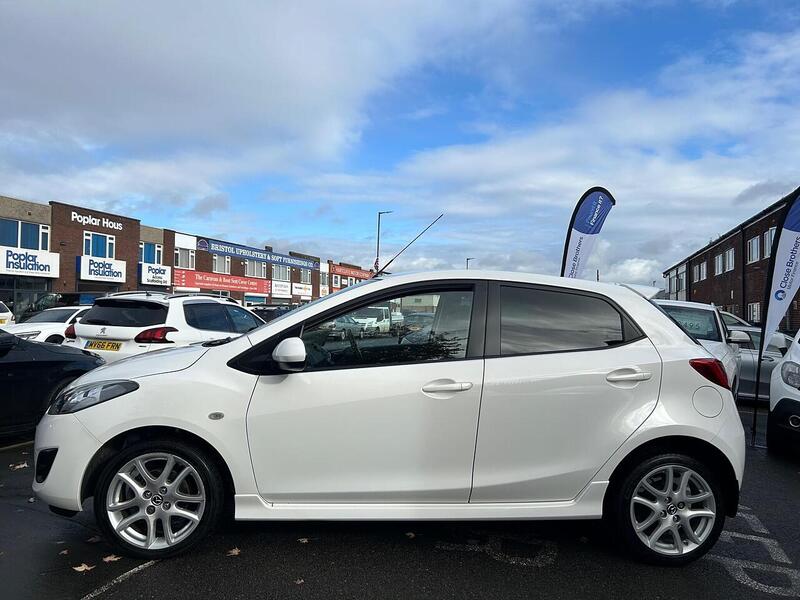 Used Mazda Mazda2 2015 for sale - 76334058: Photo 6