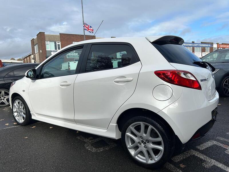 Used Mazda Mazda2 2015 for sale - 76334058: Photo 7