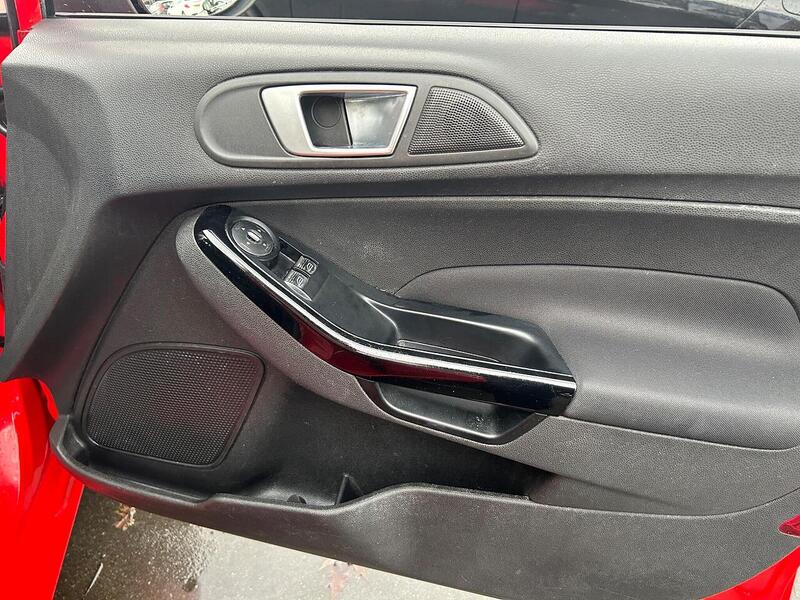 Used Ford Fiesta 2014 for sale - 76884504: Photo 24