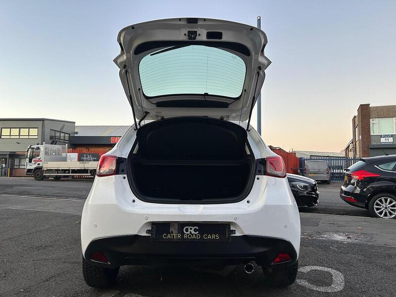 Used Mazda Mazda2 2016 for sale - 76682330: Photo 13