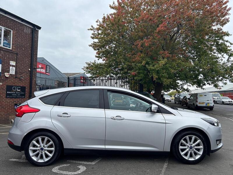 Used Ford Focus 2017 for sale - 76081383: Photo 12