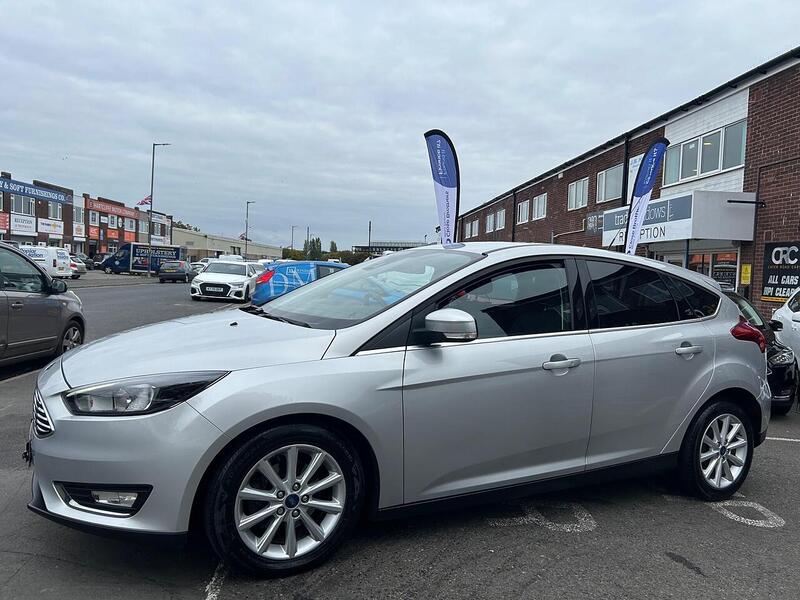 Used Ford Focus 2017 for sale - 76081383: Photo 5