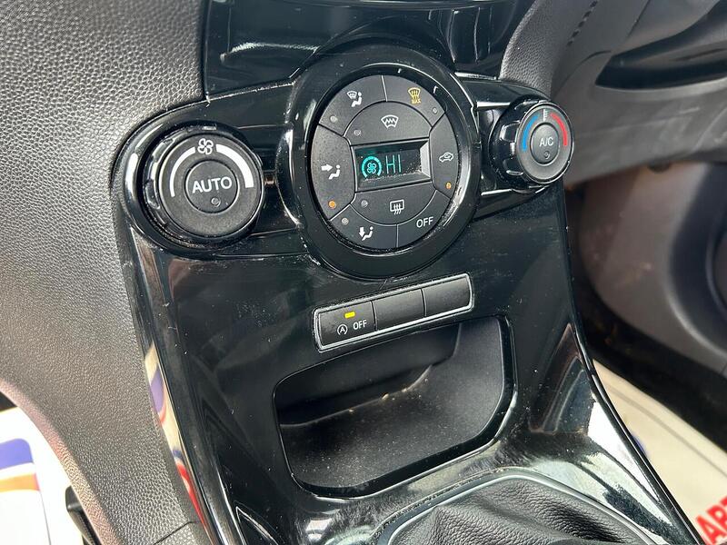 Used Ford Fiesta 2015 for sale - 76808352: Photo 49