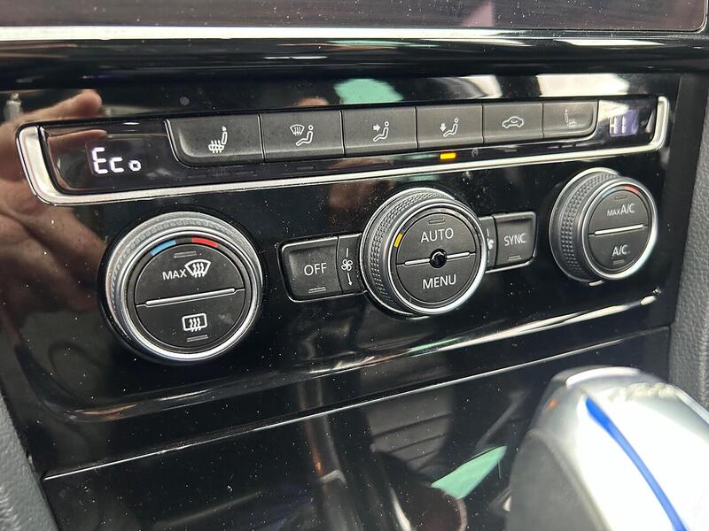 Used Volkswagen Golf 2018 for sale - 76403241: Photo 33