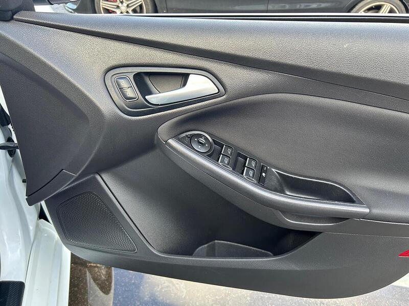 Used Ford Focus 2015 for sale - 76958534: Photo 26