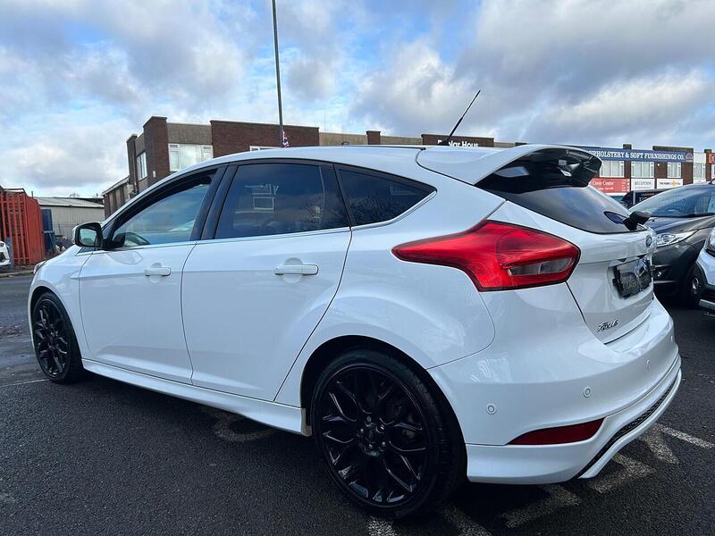 Used Ford Focus 2015 for sale - 76958534: Photo 4