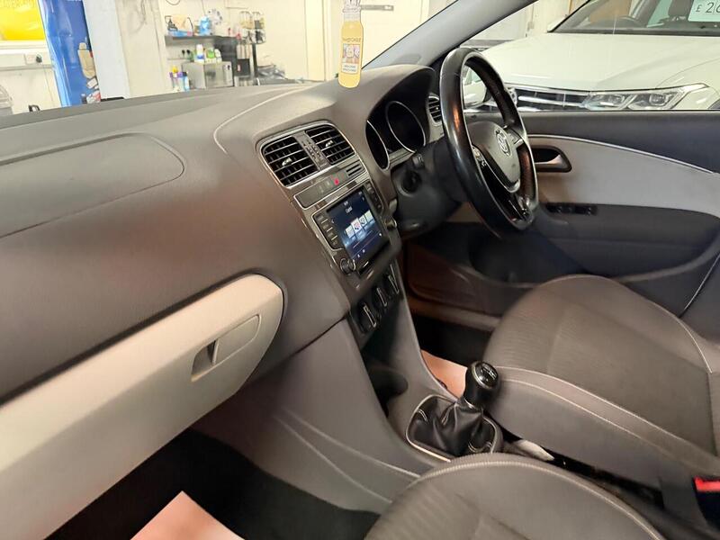 Used Volkswagen Polo 2015 for sale - 78201264: Photo 23