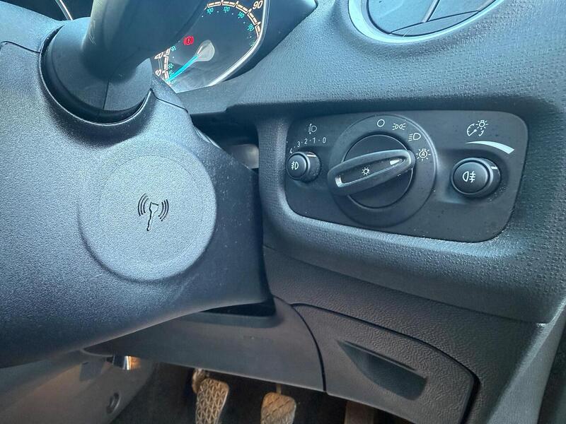 Used Ford Fiesta 2015 for sale - 76778068: Photo 25