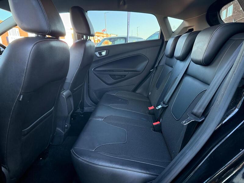 Used Ford Fiesta 2015 for sale - 76778068: Photo 30