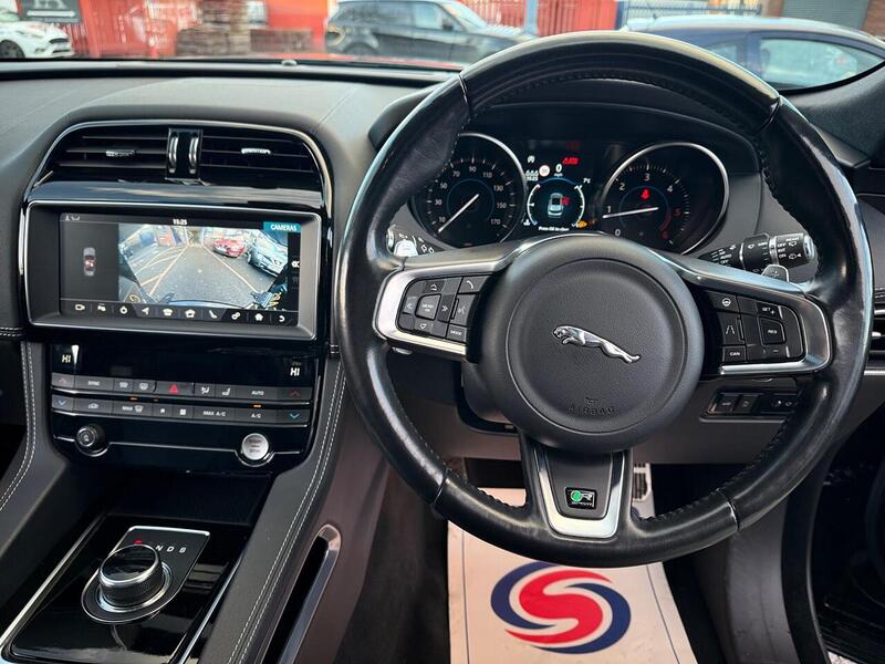 Used Jaguar F-Pace 2018 for sale - 76821264: Photo 26