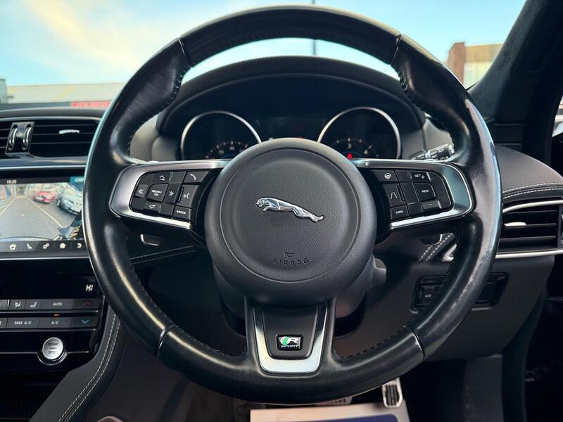 Used Jaguar F-Pace 2018 for sale - 76821264: Photo 27