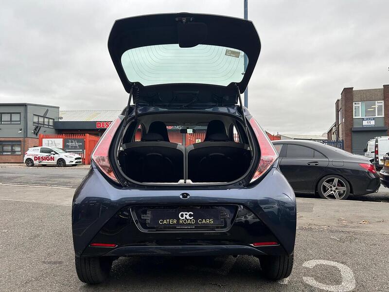 Used Toyota AYGO 2014 for sale - 76464451: Photo 24