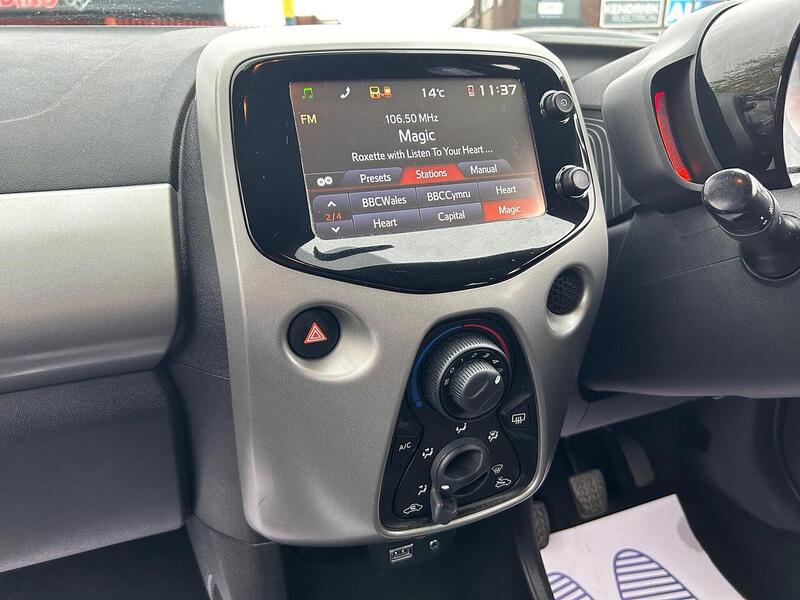 Used Toyota AYGO 2014 for sale - 76464451: Photo 30