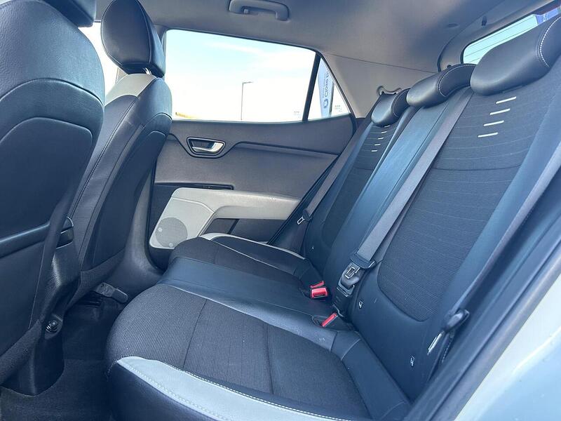 Used Kia Stonic 2019 for sale - 76736427: Photo 24