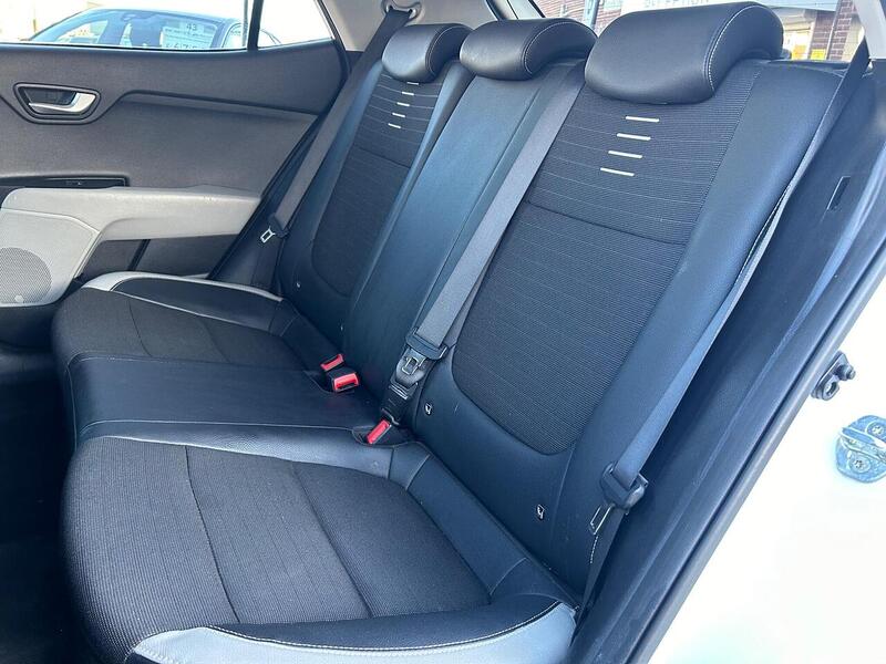 Used Kia Stonic 2019 for sale - 76736427: Photo 25