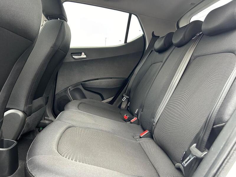 Used Hyundai i10 2017 for sale - 76417974: Photo 30