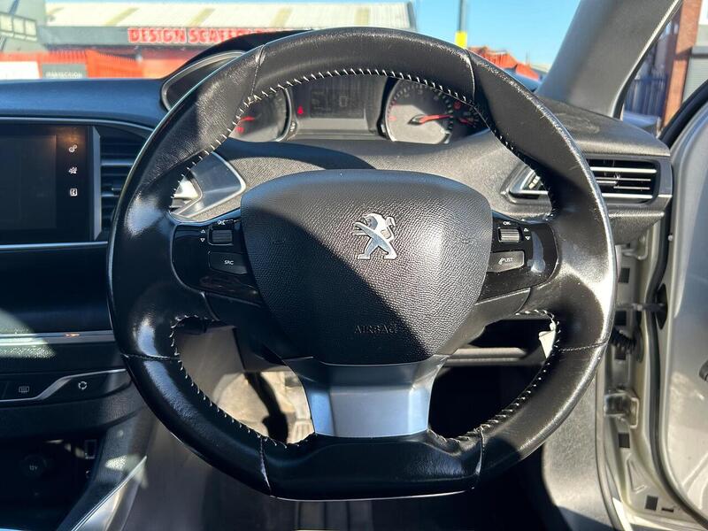 Used Peugeot 308 2015 for sale - 76430473: Photo 17