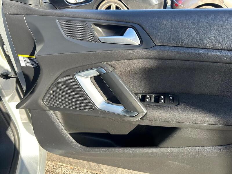 Used Peugeot 308 2015 for sale - 76430473: Photo 19