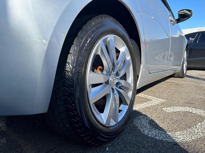 Used Peugeot 308 2015 for sale - 76430473: Photo 24