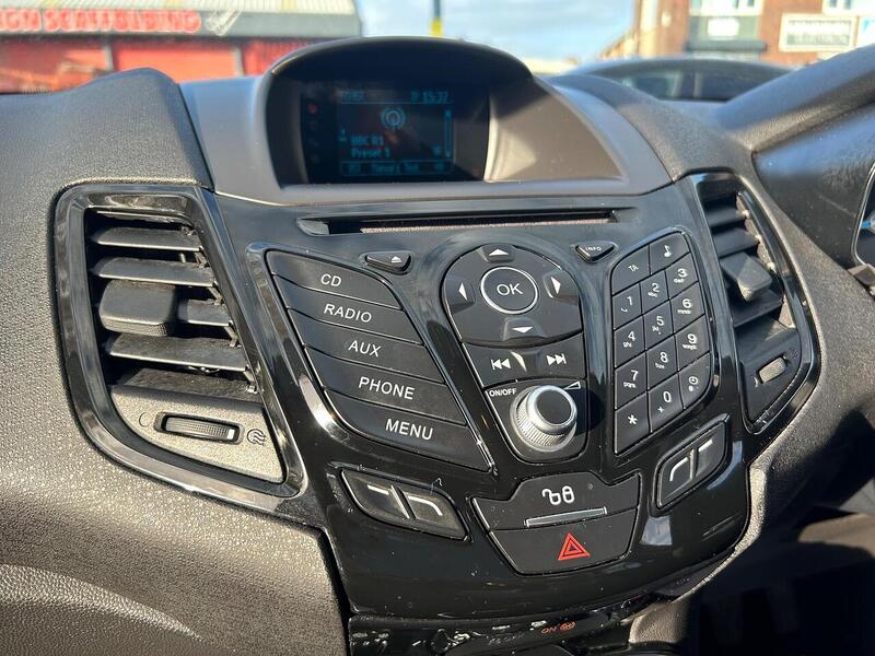 Used Ford Fiesta 2014 for sale - 76396564: Photo 33