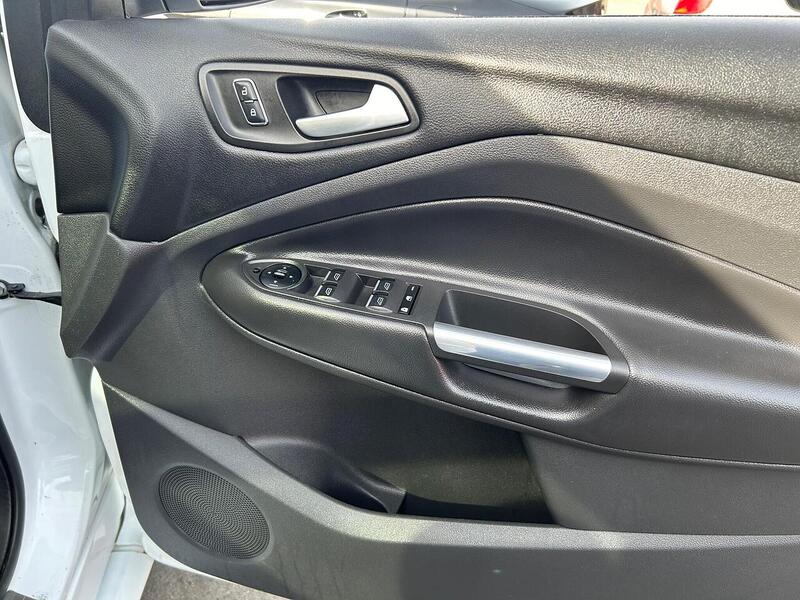 Used Ford Kuga 2015 for sale - 76106308: Photo 21