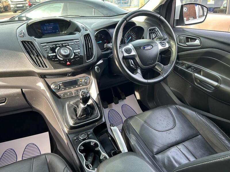 Used Ford Kuga 2015 for sale - 76106308: Photo 25