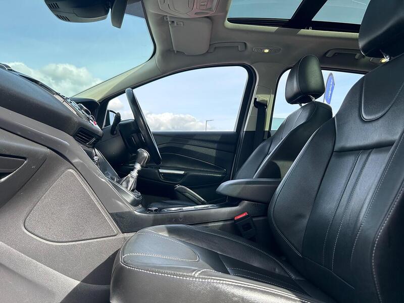 Used Ford Kuga 2015 for sale - 76106308: Photo 32