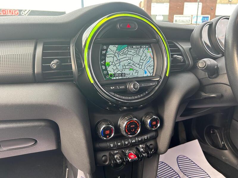 Used MINI Hatch 2018 for sale - 76119369: Photo 31