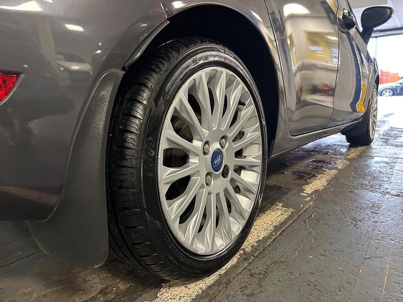 Used Ford Fiesta 2011 for sale - 77418369: Photo 16