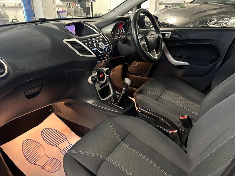 Used Ford Fiesta 2011 for sale - 77418369: Photo 23