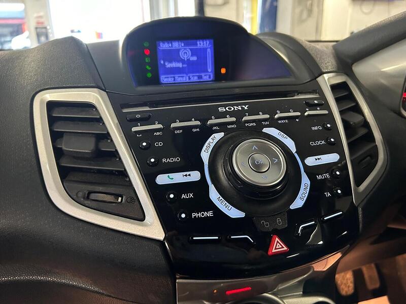 Used Ford Fiesta 2011 for sale - 77418369: Photo 24