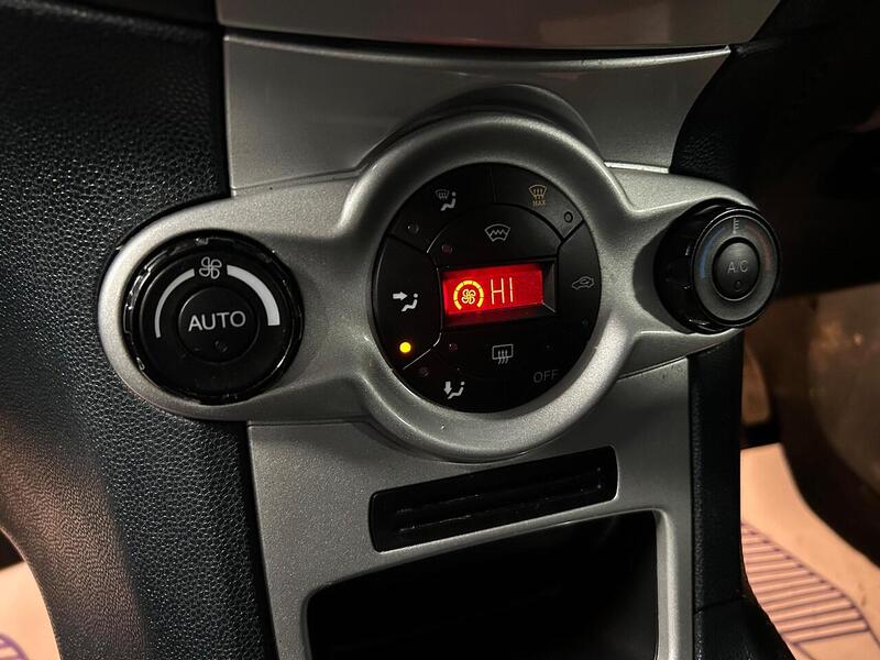 Used Ford Fiesta 2011 for sale - 77418369: Photo 25