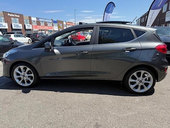 Used Ford Fiesta 2017 for sale - 79261936: Photo
