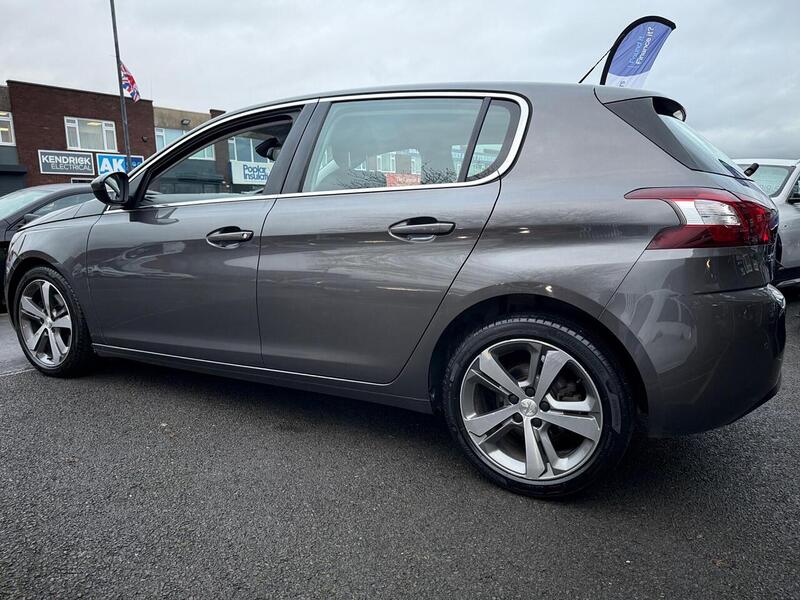 Used Peugeot 308 2017 for sale - 76720012: Photo 9