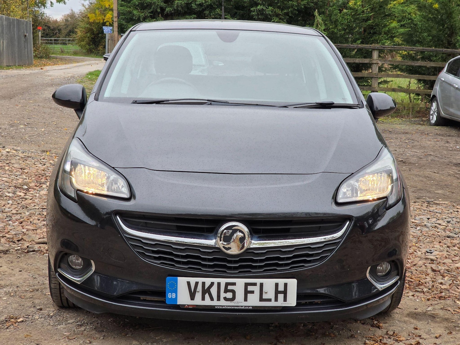 Used Vauxhall Corsa 2015 for sale - 76370563: Photo 2