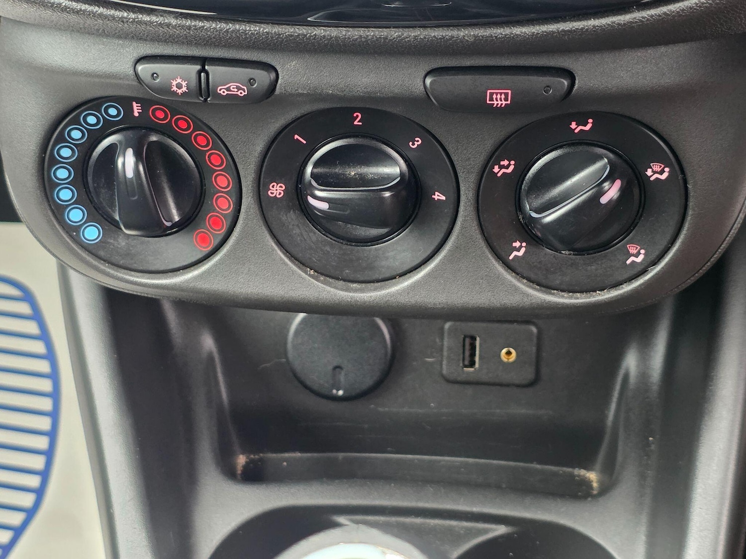 Used Vauxhall Corsa 2015 for sale - 76370563: Photo 25
